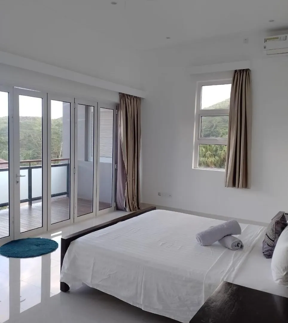 8Br Family Villa By Cliffhanger Villas Misere Seychelles